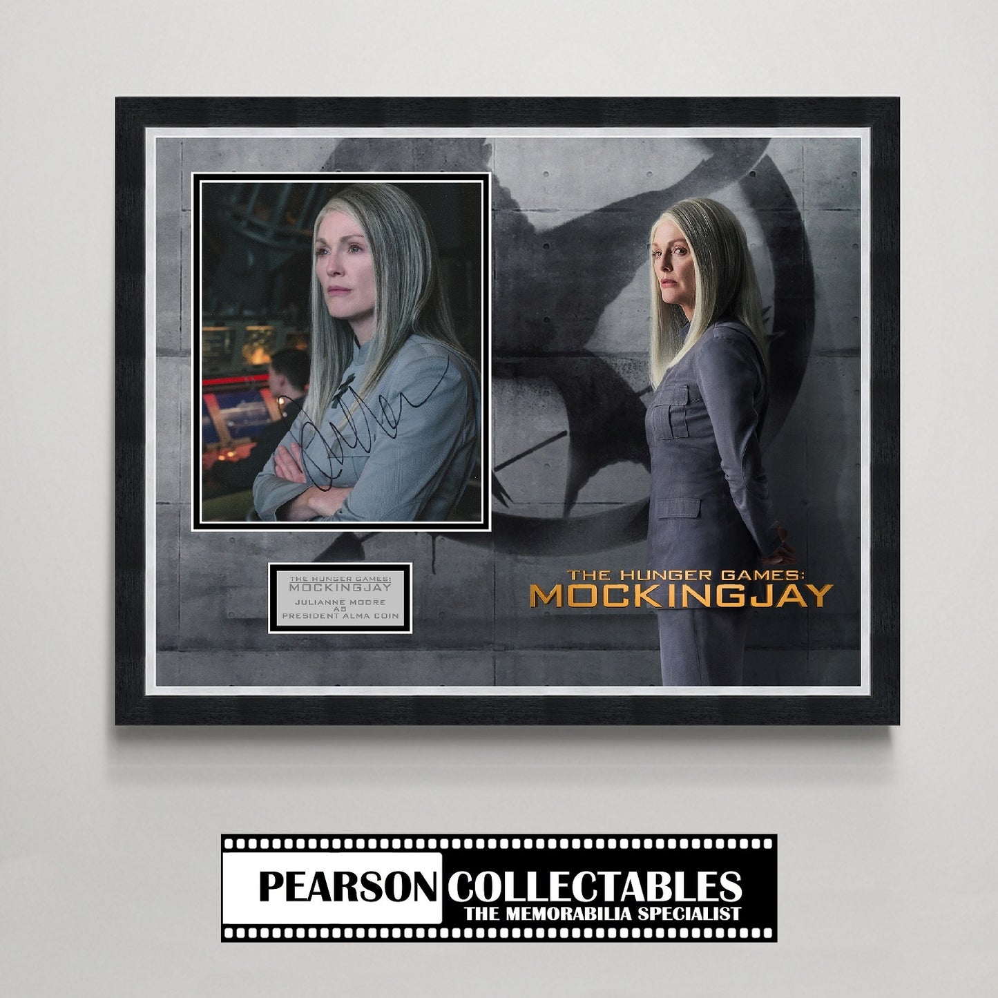 Julianne Moore 'Hunger Games: Mockingjay' Autograph Display
