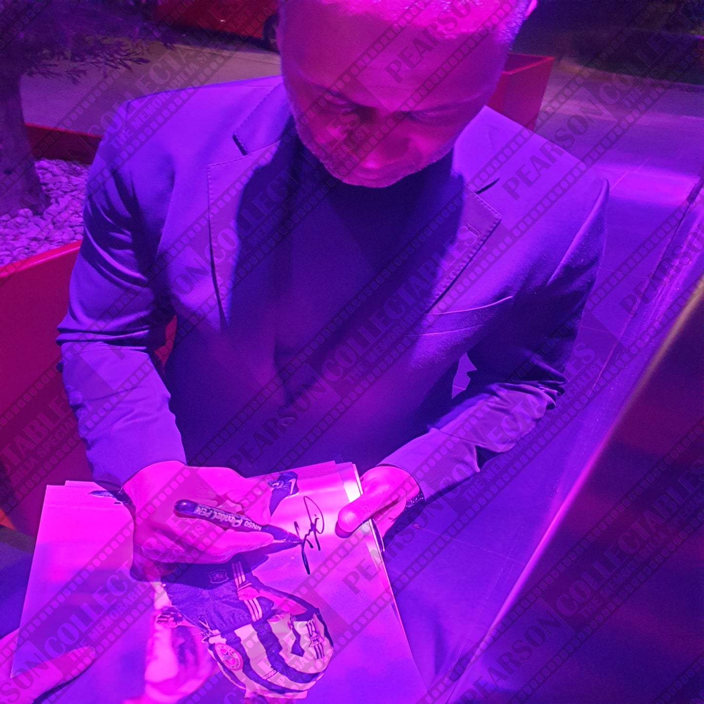 Les Ferdinand Signed Newcastle United 11x14'' Photo