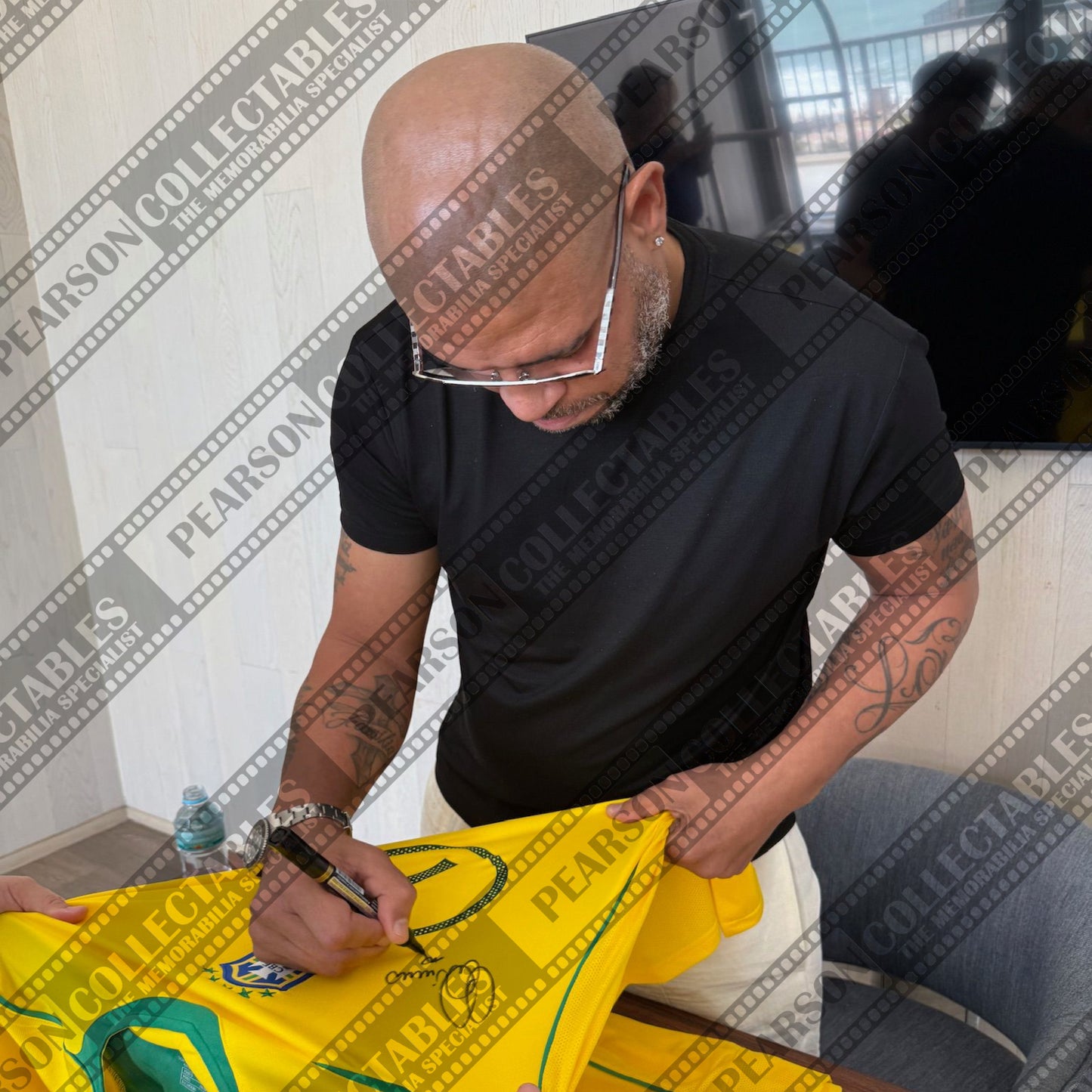 Adriano Signed Brazil 2004/06 Home Football Shirt