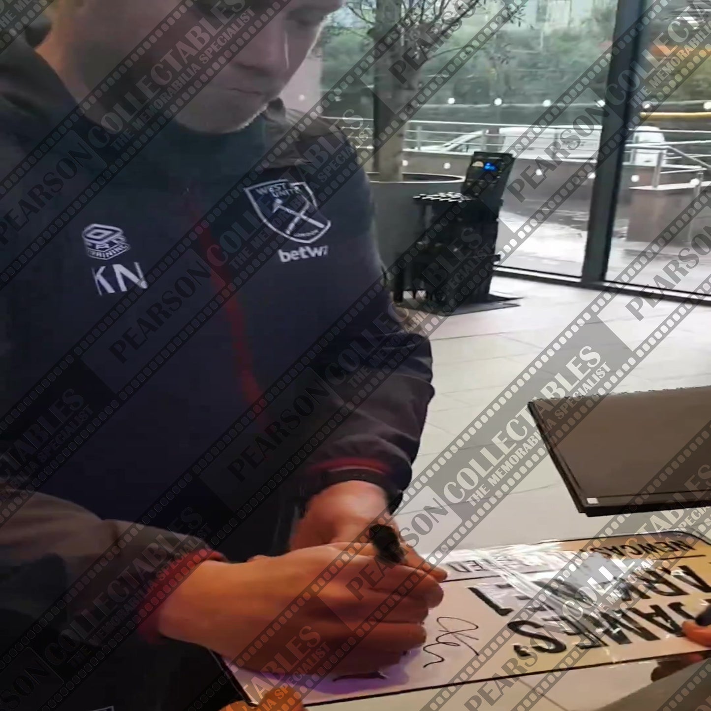 Newcastle United - Kevin Nolan 'St. James Park' Signed Street Sign Display