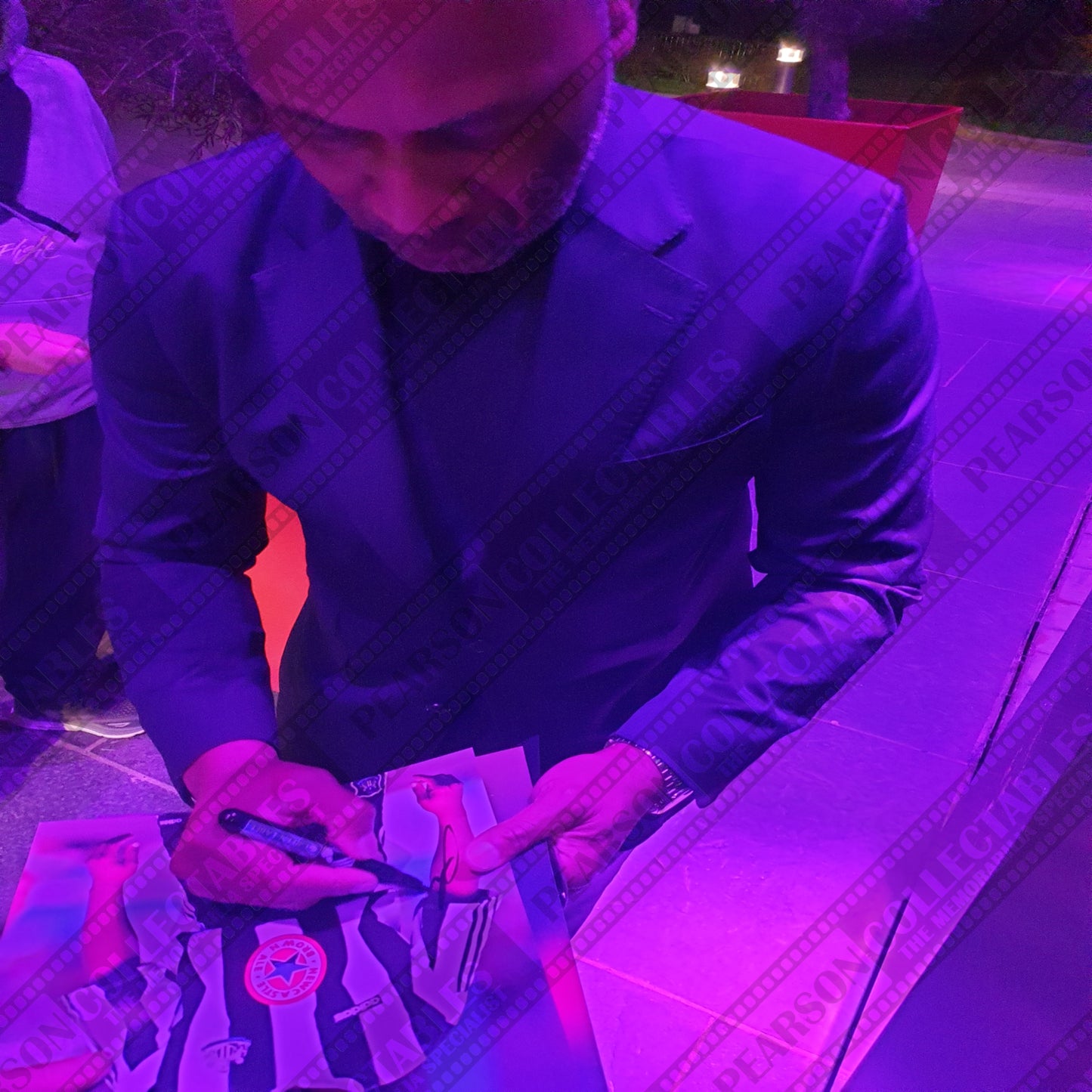 Les Ferdinand Signed Newcastle United 11x14'' Photo