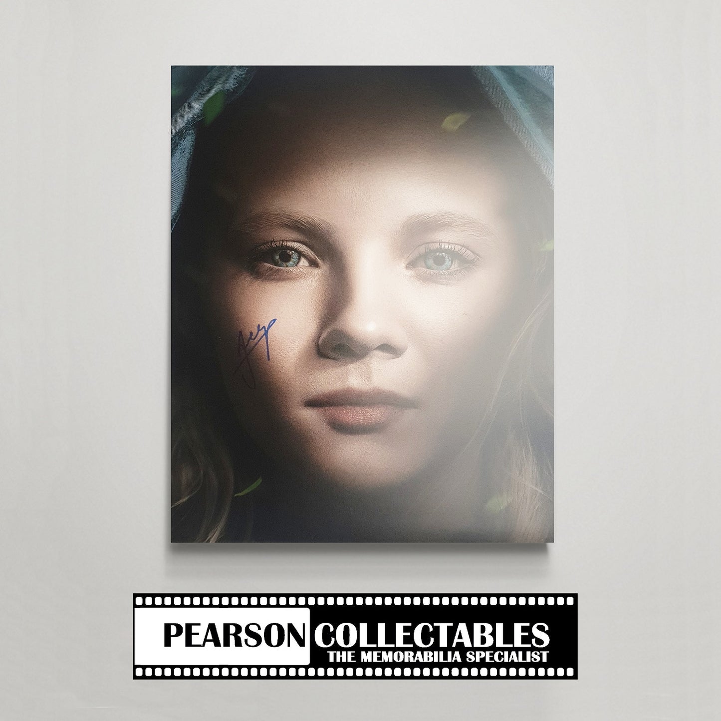 Freya Allan 'The Witcher' Autograph Photo