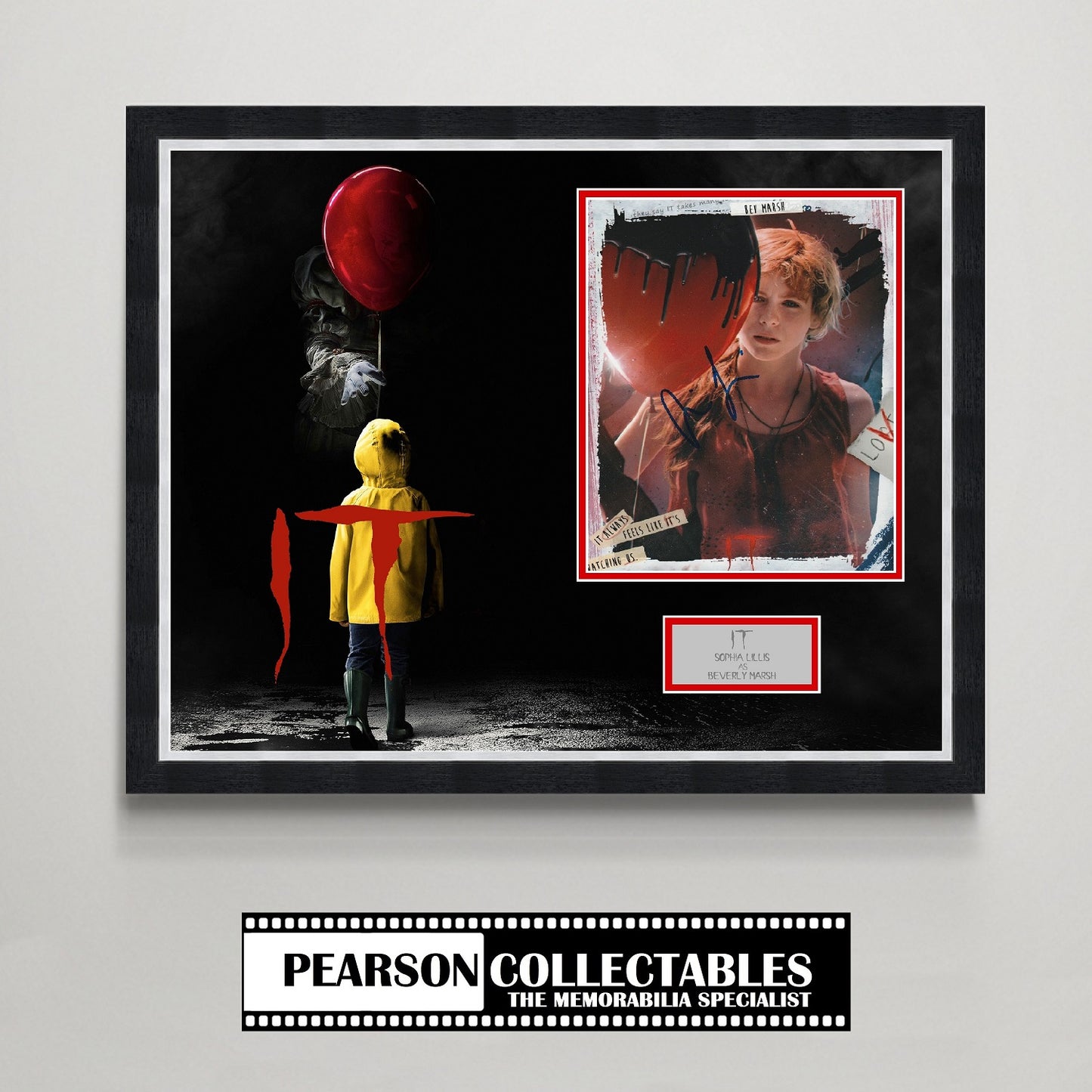 Sophia Lillis 'IT' Autograph Display