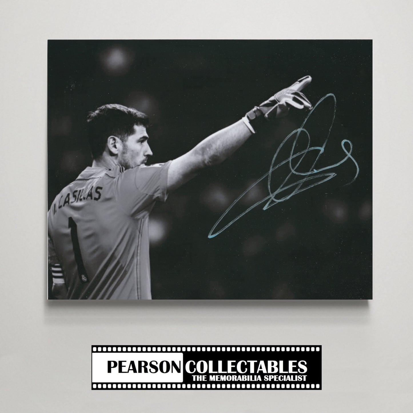 Iker Casillas Signed Real Madrid 8x10'' Photo