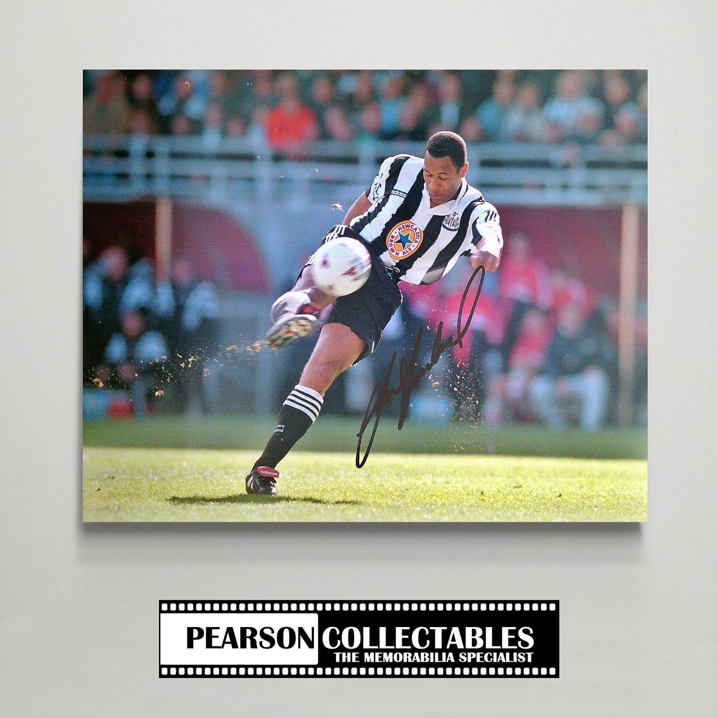 Les Ferdinand Signed Newcastle United 11x14'' Photo